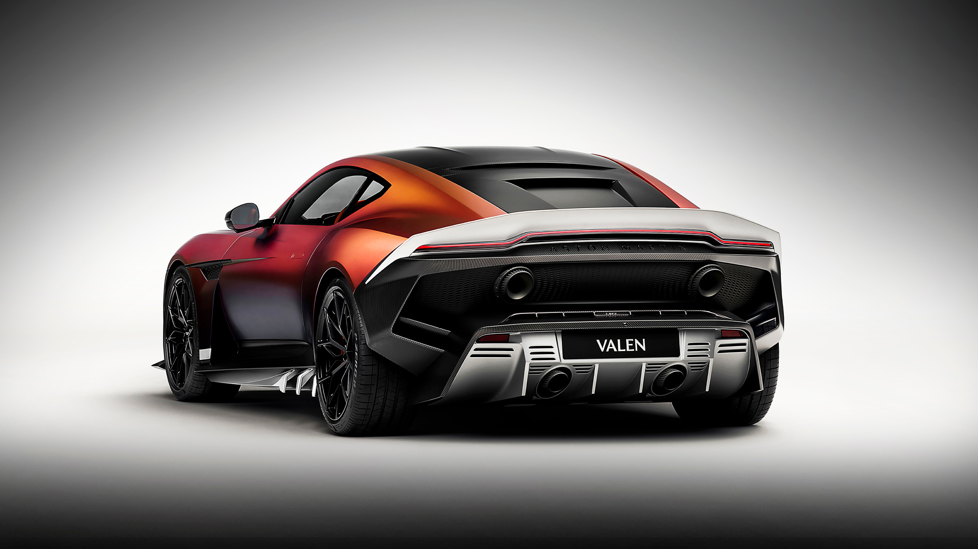 SMALL_Aston Martin Valen_09